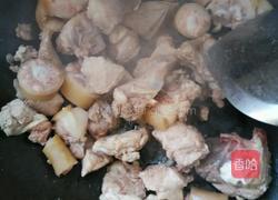 猪尾骨炖冬瓜汤的做法图解3