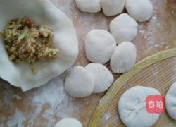 猪肉圆白菜馅饼的做法图解4