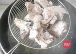 鲜藕黄花菜龙骨汤的做法图解4