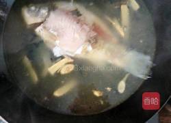 鲫鱼豆腐汤的做法图解7
