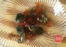 皮蛋黄瓜汤的做法图解1