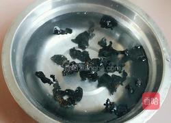 胡萝卜木耳排骨汤的做法图解2