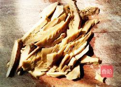 香菇腊肉炒笋丝的做法图解2