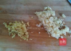 红酒烩鸡翅的做法图解3