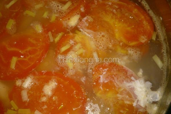 番茄鸡蛋咖喱鱼丸汤