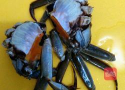 蟹味鲫鱼汤的做法图解2