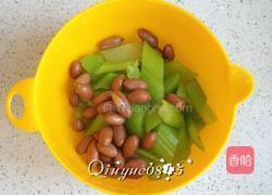 凉拌芹菜花生米的做法图解7