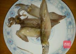 鹌鹑蛋鱿鱼红烧肉的做法图解2