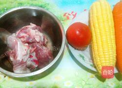 双红玉米骨头汤的做法图解1