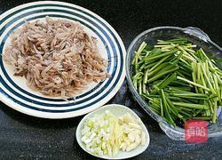 韭菜炒小河虾的做法图解1