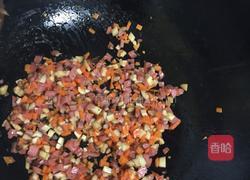 什锦酱油炒饭的做法图解3