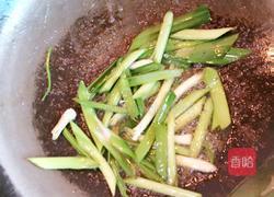 芹菜蒜苗炒猪肝的做法图解5