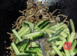 青瓜炒鹅肠的做法图解3