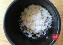 龙眼银耳汤的做法图解2