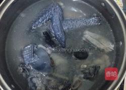 当归红枣参鸡汤的做法图解3