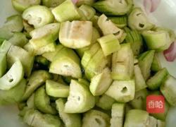 丝瓜炒鸡蛋的做法图解3