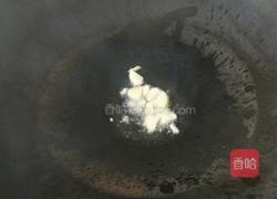 百合炒红萝卜的做法图解3