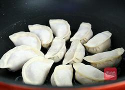 抱蛋煎饺的做法图解2