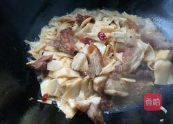 烧猪肉焖酸笋的做法图解7