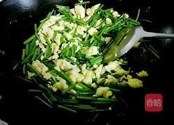 韭菜花炒鸡蛋的做法图解5