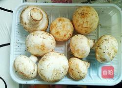 蘑菇炒肉的做法图解1