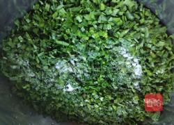 韭菜鸡蛋馅饺子的做法图解3