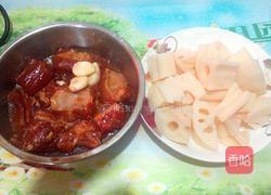 排骨炖莲藕的做法图解2