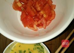 西红柿鸡蛋面片的做法图解2