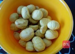 板栗煲鸡的做法图解2