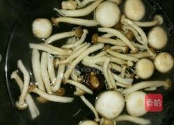 菌菇水饺的做法图解2