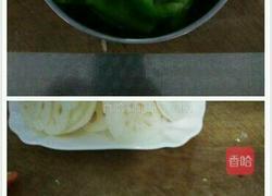 土豆烧鸡块的做法图解1