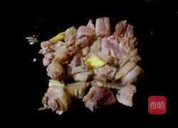板栗茶树菇煲鸭的做法图解5