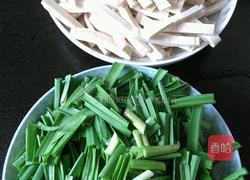 大蒜炒香干的做法图解1