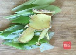 鸡腿炖土豆的做法图解1