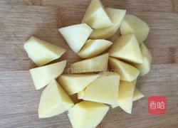 鸡腿炖土豆的做法图解2