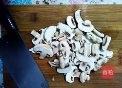 蘑菇红烧肉的做法图解2
