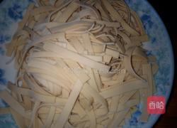 凉拌干豆腐的做法图解2