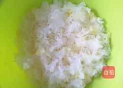 冰糖银耳红枣莲子汤的做法图解6