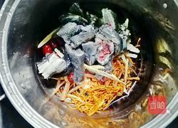 虫草花乌鸡汤的做法图解3