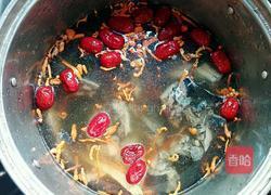 虫草花乌鸡汤的做法图解4