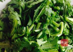 海鲜茼蒿豆腐汤的做法图解4