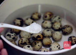 糖醋虎皮鹌鹑蛋的做法图解1