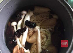 竹荪菌汤的做法图解1