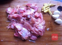 鸡腿肉炒西兰花的做法图解3