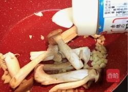 黄油小炒牡蛎杏鲍菇的做法图解5
