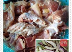 扁豆烧仔鸡的做法图解1