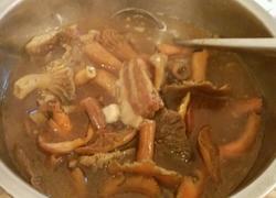 扣肉松菌汤