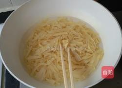 胡萝卜拌油皮豆腐的做法图解3