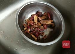 炒干红菌的做法图解2
