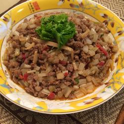 酸笋芹菜牛肉末的做法[图]